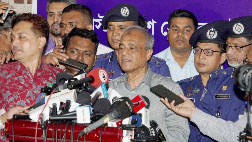  আইনশৃঙ্খলা বাহিনী ছাড়া অভিযান চালানোর অধিকার কারও নেই : স্বরাষ্ট্র উপদেষ্টা