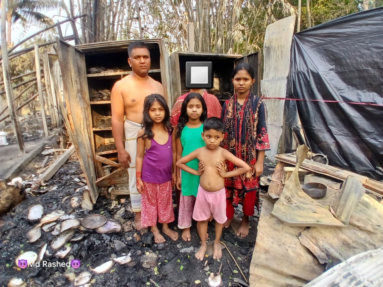 কর্ণফুলিতে গভীর রাতে আগুনে পুড়ল ২ বসতঘর
