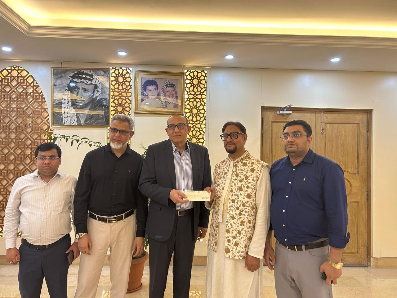 যুদ্ধবিধ্বস্ত ফিলিস্তিনিদের আর্থিক সহায়তা প্রদান করলেন মেয়র ডা. শাহাদাত