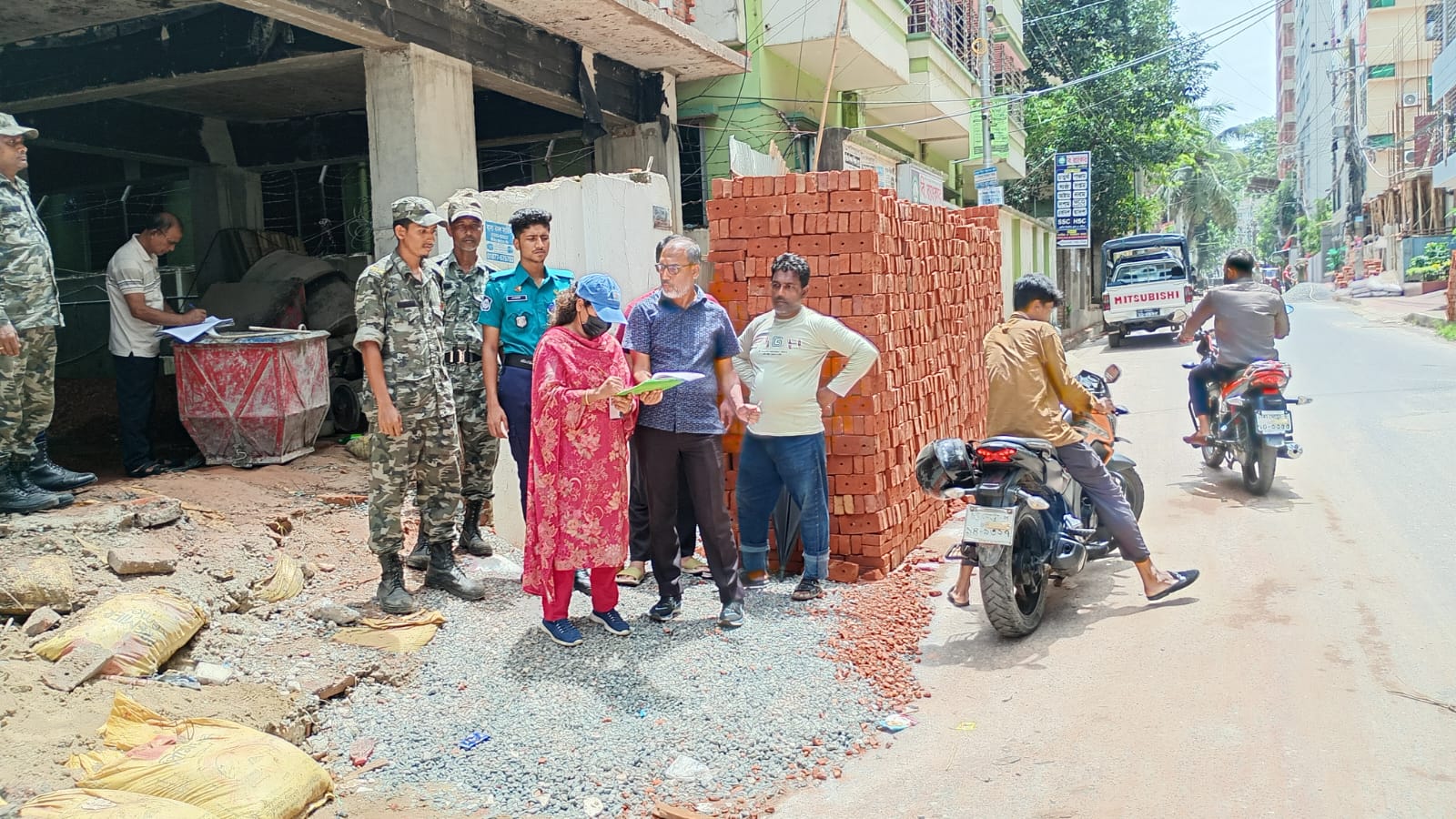  তিন ব্যক্তিকে চসিকের জরিমানা