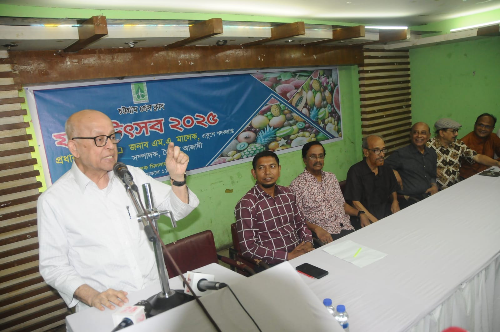 আমদানি করা ফলের চাইতে দেশীয় ফলের পুষ্টি গুণ অনেক বেশি -এম এ মালেক