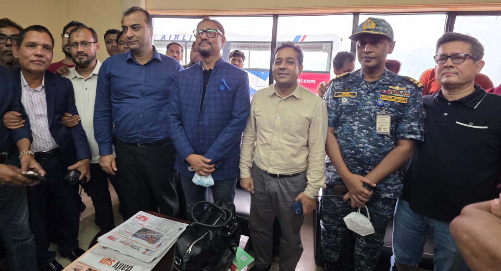 কানাডা গেলেন মেয়র ডা. শাহাদাত হোসেন