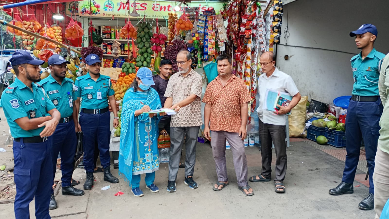 মেহেদীবাগে চসিকের অভিযানে ৮ব্যক্তিকে জরিমানা 