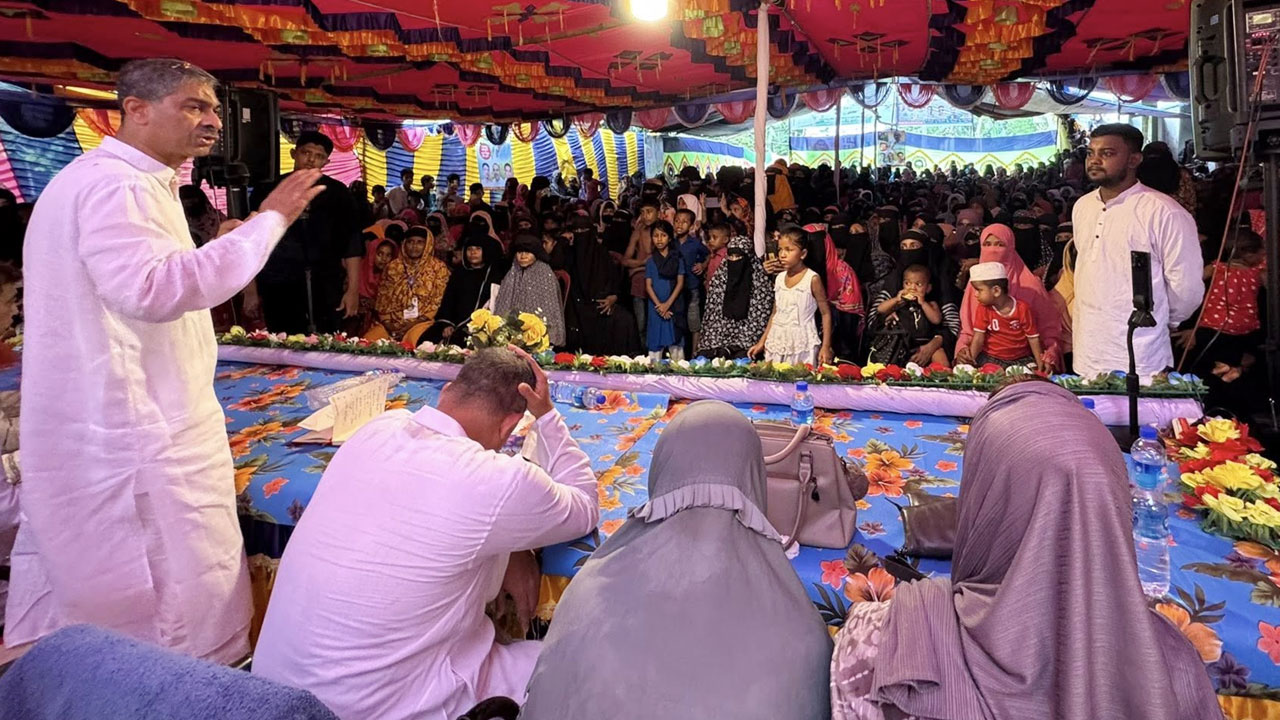  আমরা খালেদা জিয়াকে আবার নির্বাচিত করে নিয়ে আসবো : এ্যানি