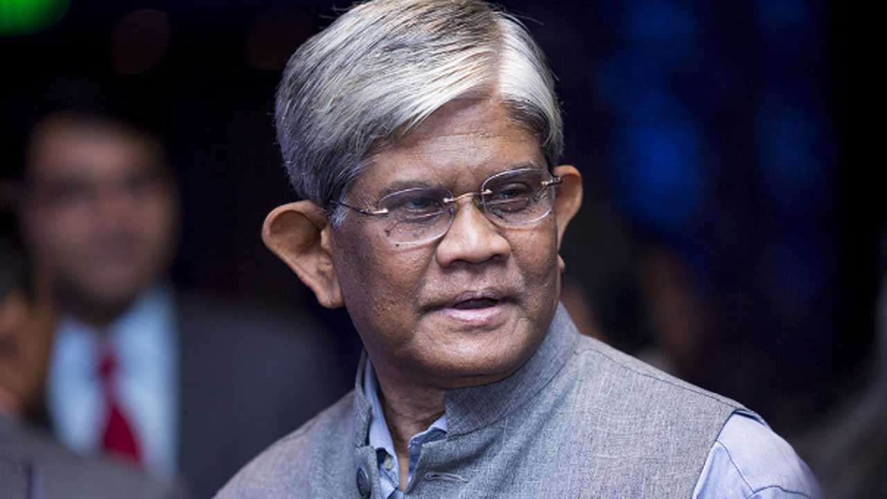 যে ডলার আছে তা বাংলাদেশের আপৎকালীন সময়ের জন্য পর্যাপ্ত নয়