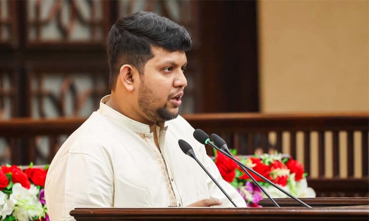 জুলাই বিপ্লবের মধ্য দিয়ে নতুন বাংলাদেশের যাত্রা শুরু : তথ্য উপদেষ্টা   