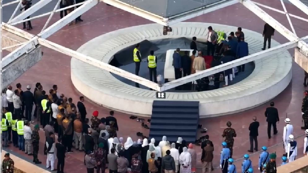 রাষ্ট্রীয় মর্যাদায় খালেদা জিয়ার দাফন সম্পন্ন