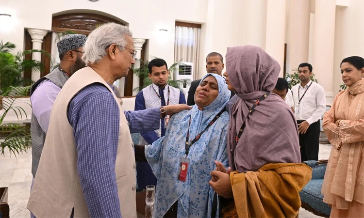 ওসমান হাদির সর্বোত্তম চিকিৎসা নিশ্চিতের আশ্বাস প্রধান উপদেষ্টার    