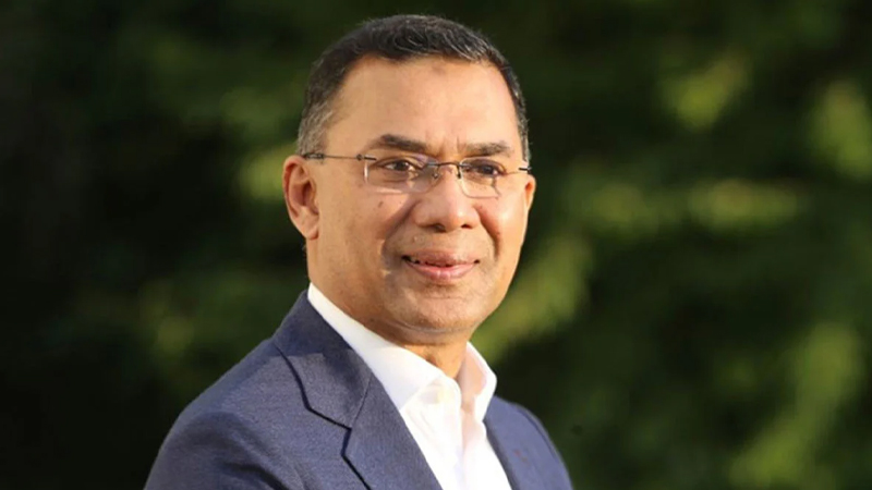 লন্ডনের হিথ্রো বিমানবন্দরের পথে তারেক রহমান