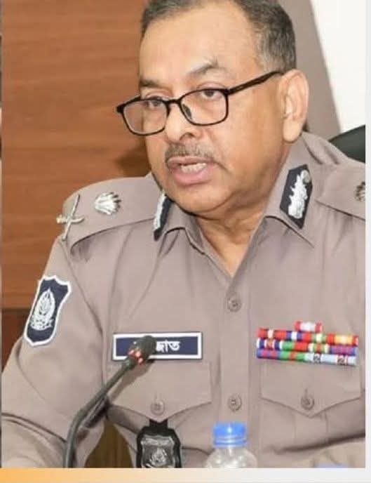 পদ ছাড়ছেন ডিএমপি কমিশনার সাজ্জাত আলী