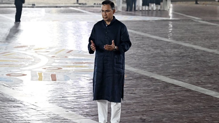 ইতিহাসে প্রথমবারের মতো শহীদ মিনারে ভাষা শহীদদের রুহের মাগফিরাত কামনায় দোয়া প্রধানমন্ত্রীর 