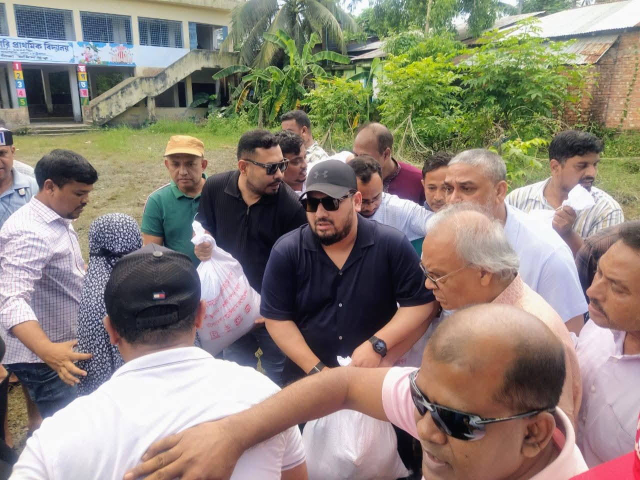 চট্টগ্রামের বন্যাদুর্গত পরিবাগুলোকে সুষম ত্রাণ ও পুনর্বাসনের নির্দেশ 