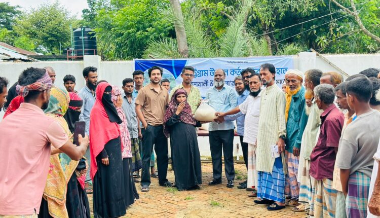 চেয়ারম্যানের নির্দেশনায় সর্বস্ব হারানো অসহায় বন্যার্তদের পাশে চট্টগ্রাম উন্নয়ন কর্তৃপক্ষ