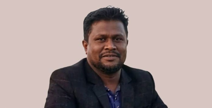 হাটহাজারীতে মেয়ের সামনে বাবাকে গুলি করে কুপিয়ে হত্যা