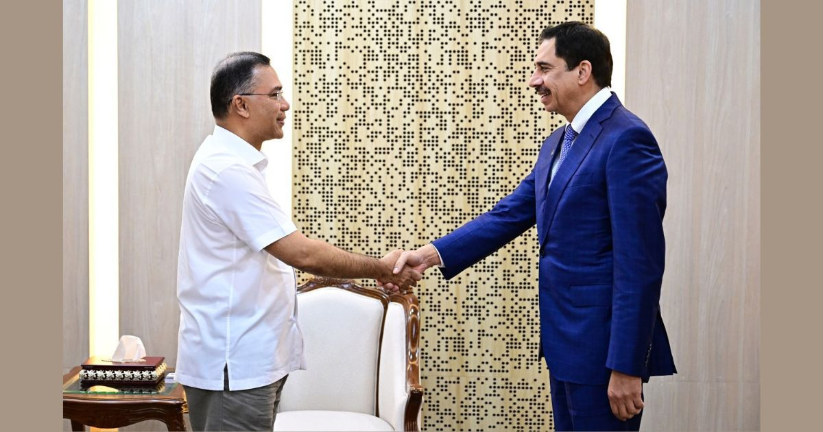 প্রধানমন্ত্রীর সঙ্গে ডিপি ওয়ার্ল্ড চেয়ারম্যানের সাক্ষাৎ, নতুন বিনিয়োগে আগ্রহ  